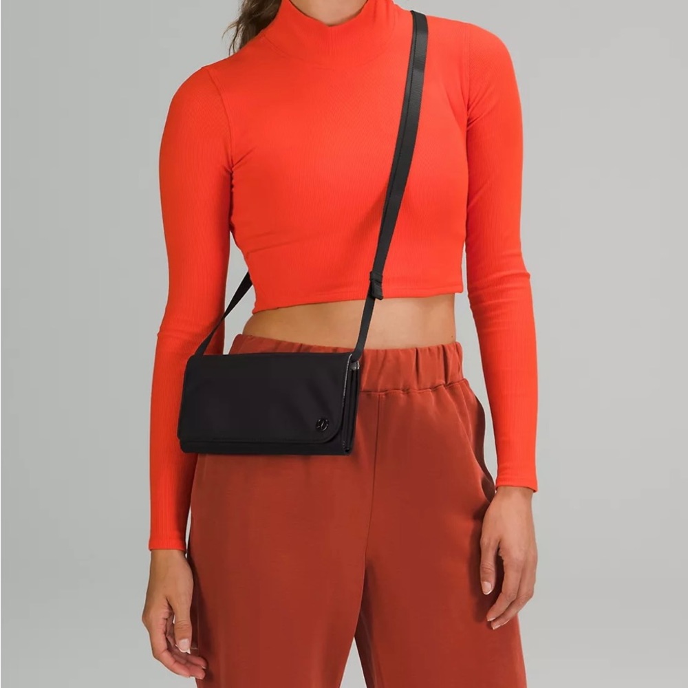 LULULEMON WALLET CLUTCH CROSSBODY BAG